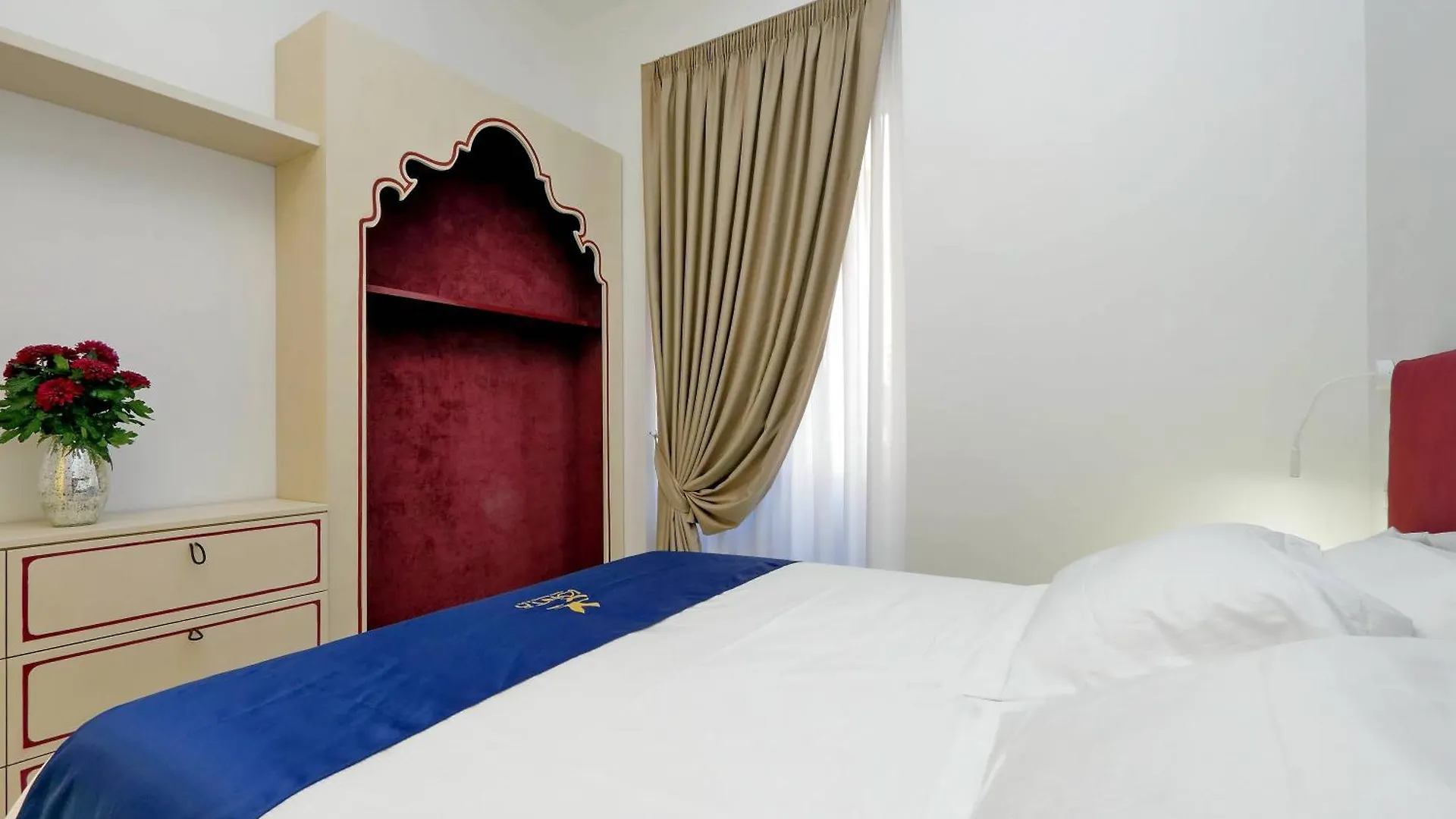 Vatican Family Romantic Suite
